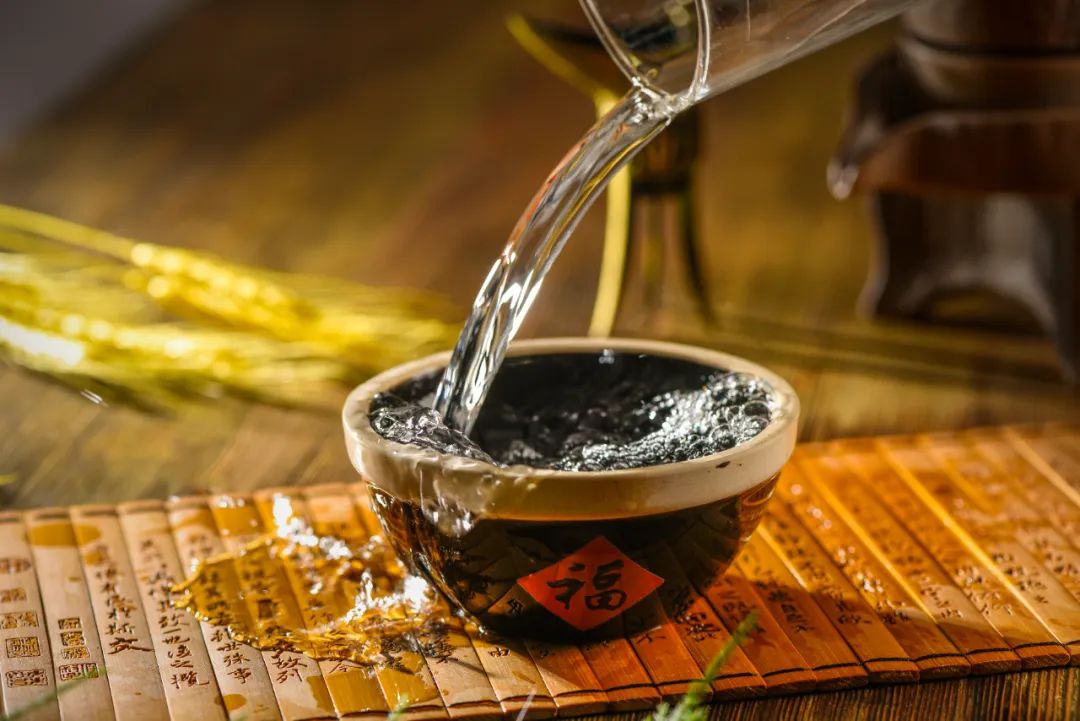 融合科技与传统：厌氧工作站引领酿酒微生物应用革新